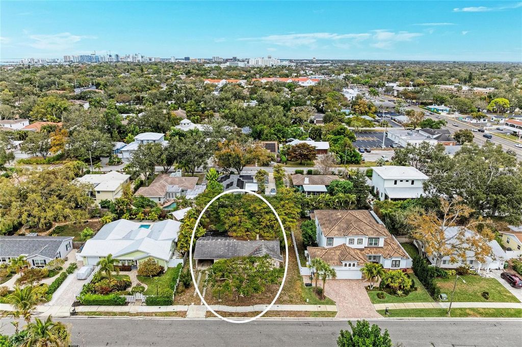 Photo of 1925 Magnolia Street, Sarasota, FL 34239 (MLS # A4682361)