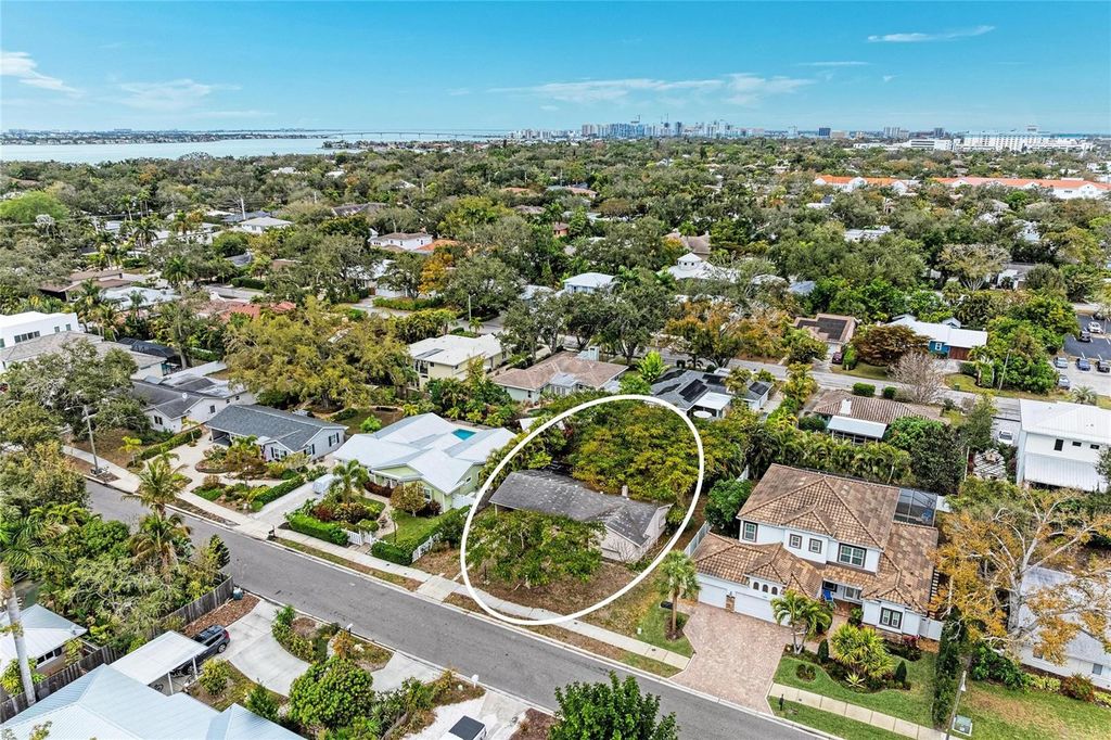 Photo of 1925 Magnolia Street, Sarasota, FL 34239 (MLS # A4682361)