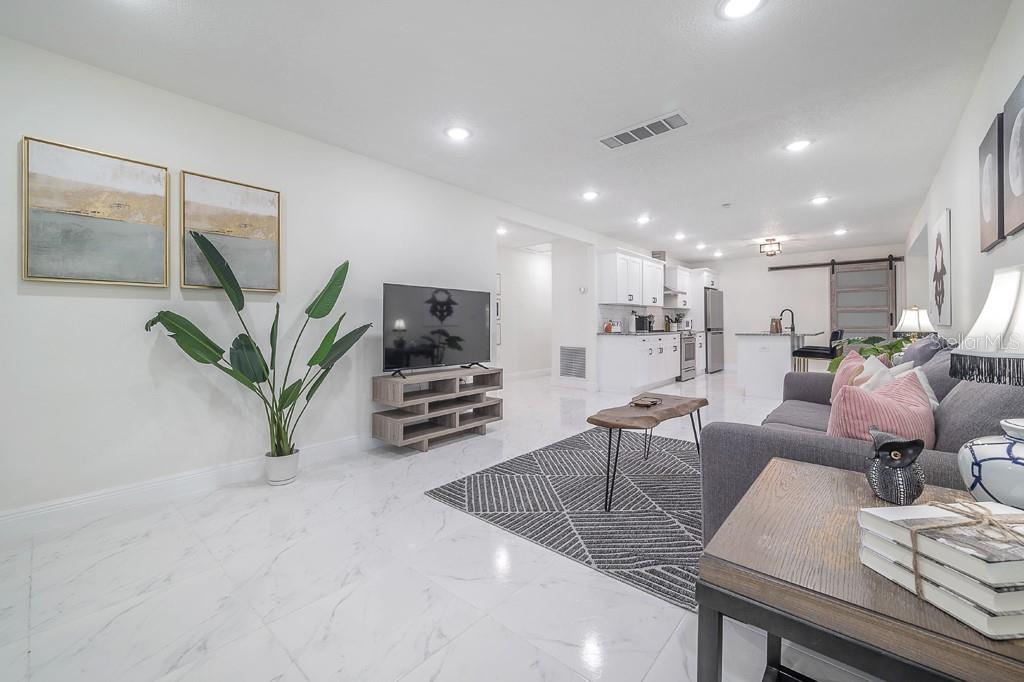HIGHWAY PARK - Residential Lease