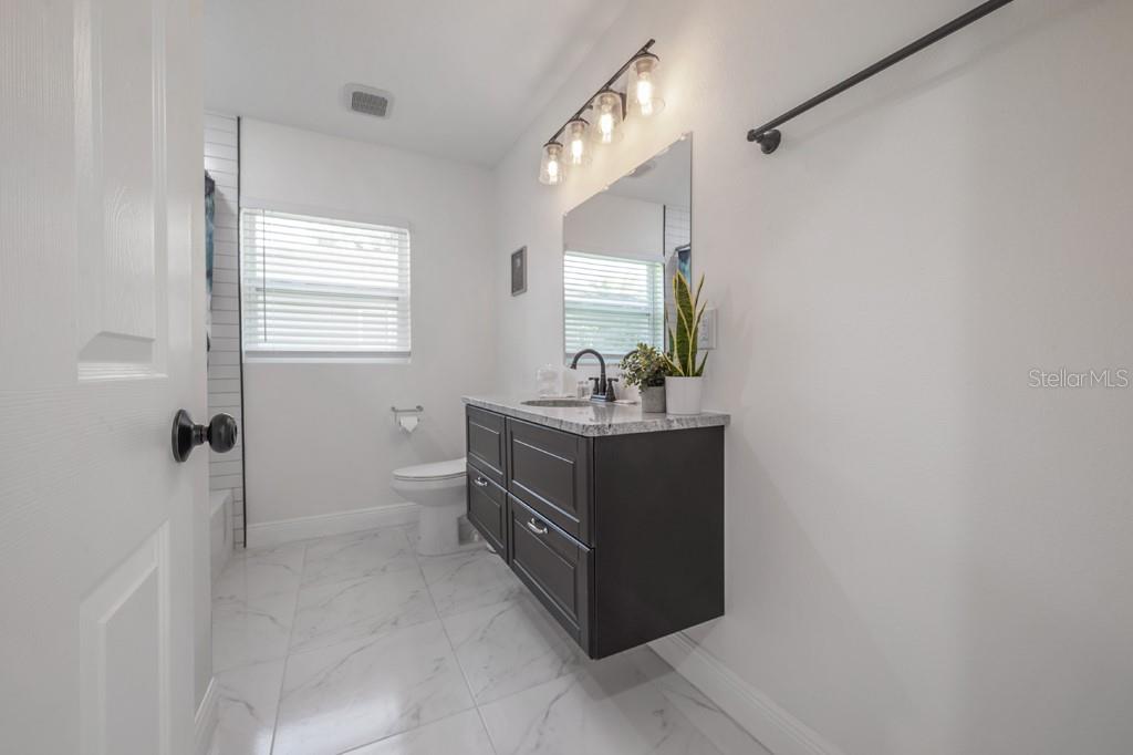 HIGHWAY PARK - Residential Lease