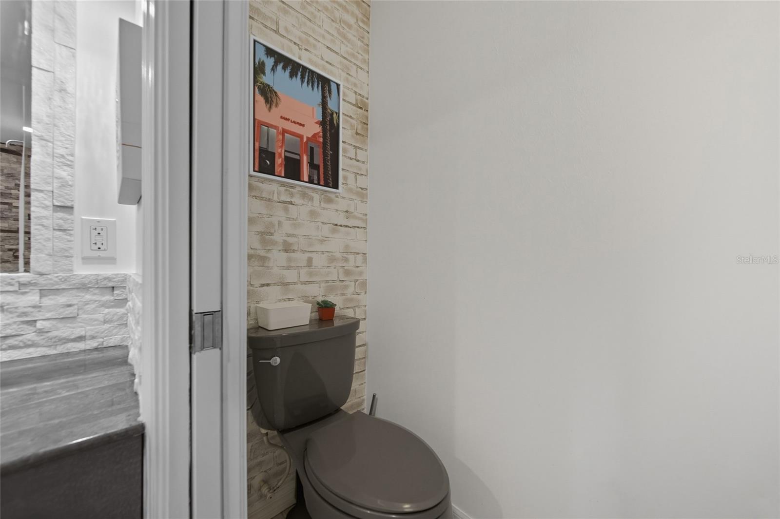 GULF COAST ACRES - Residential