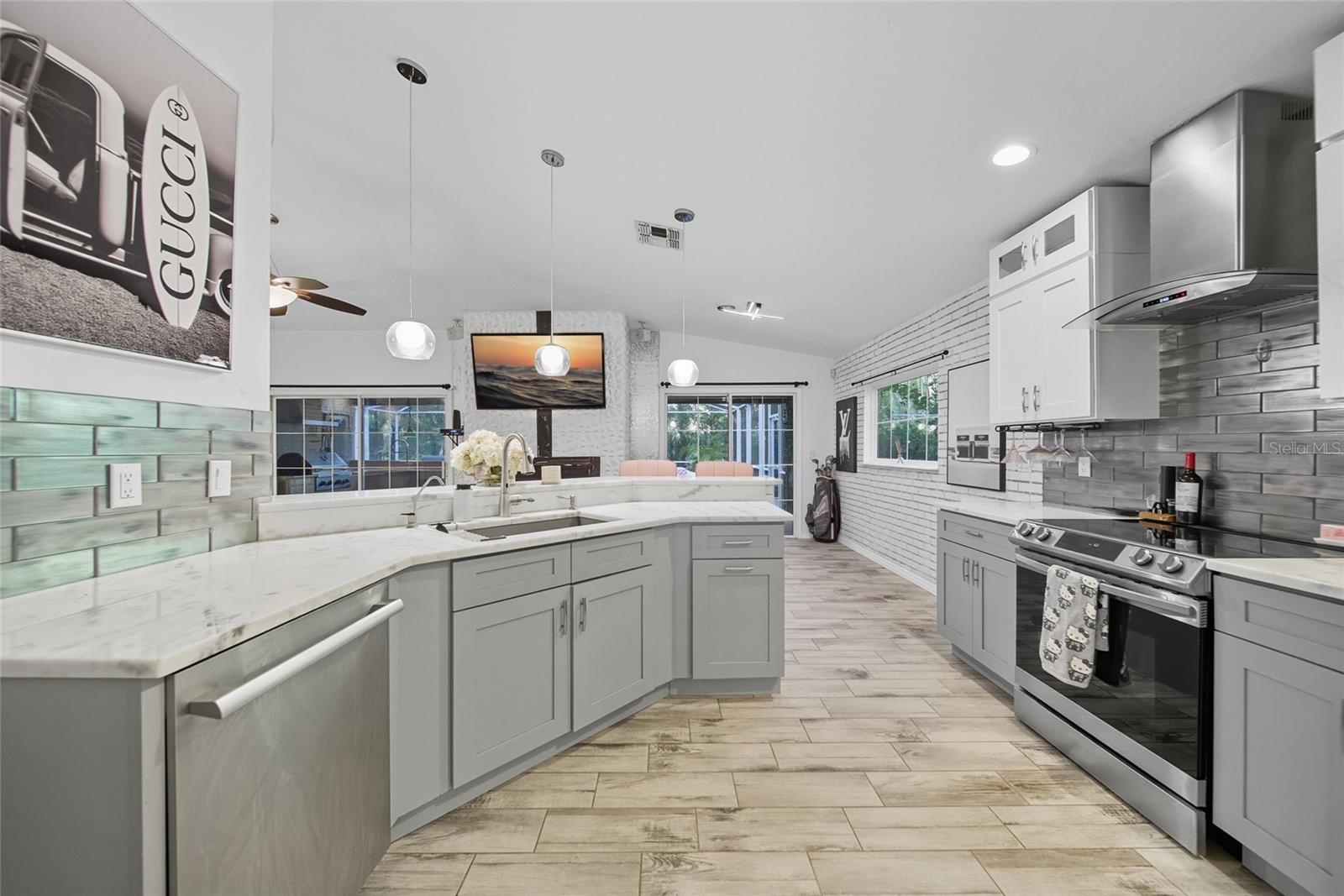 GULF COAST ACRES - Residential