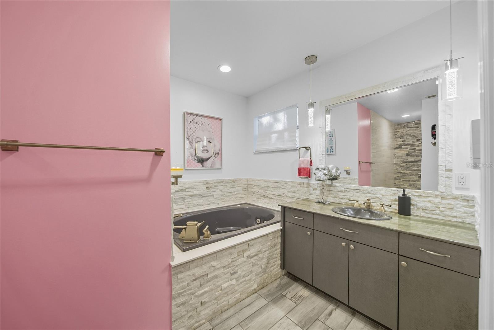 GULF COAST ACRES - Residential