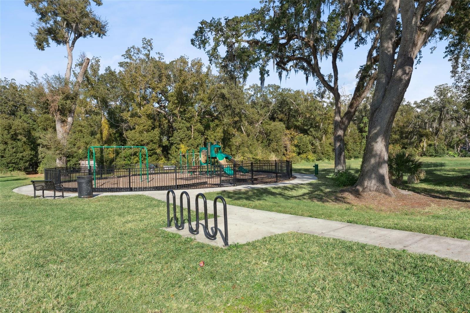 BAY LAKE PRESERVE - Residential