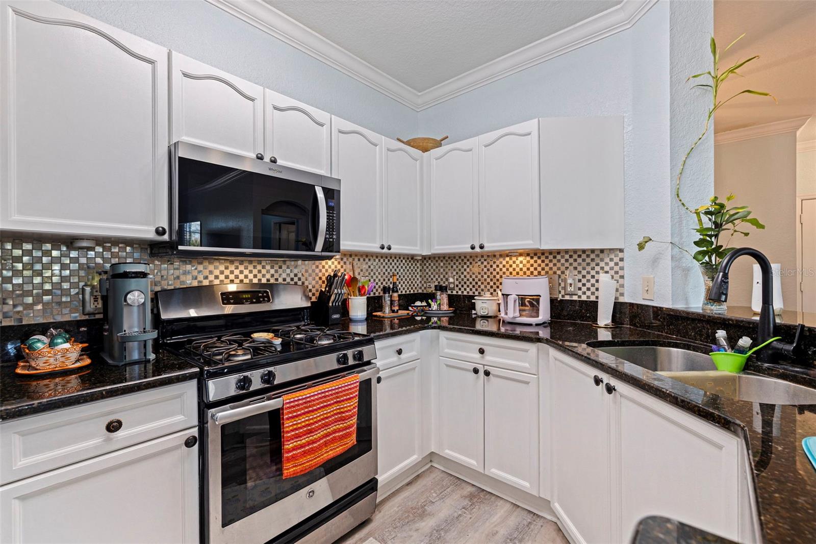 GRAND BELLAGIO AT BAYWATCH CONDO THE - Residential