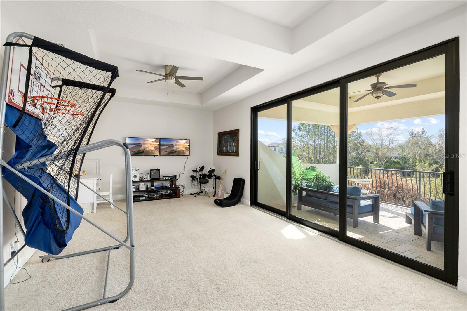 FISHHAWK CHAPMAN CROSSING - Residential