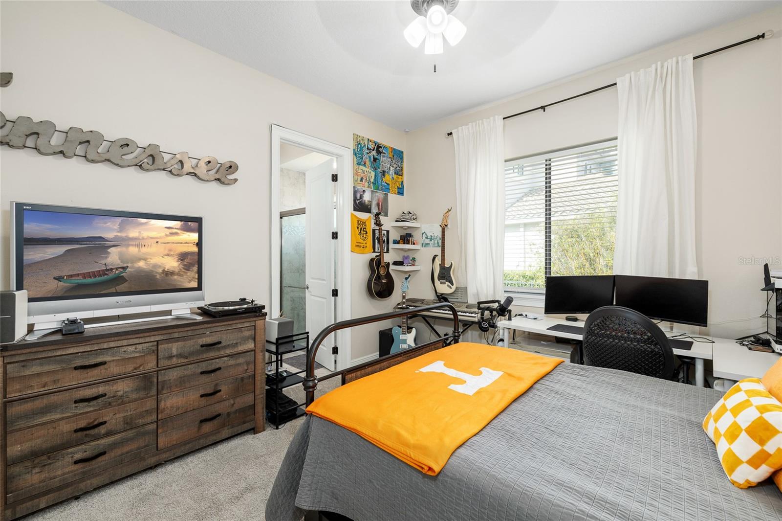 FISHHAWK CHAPMAN CROSSING - Residential