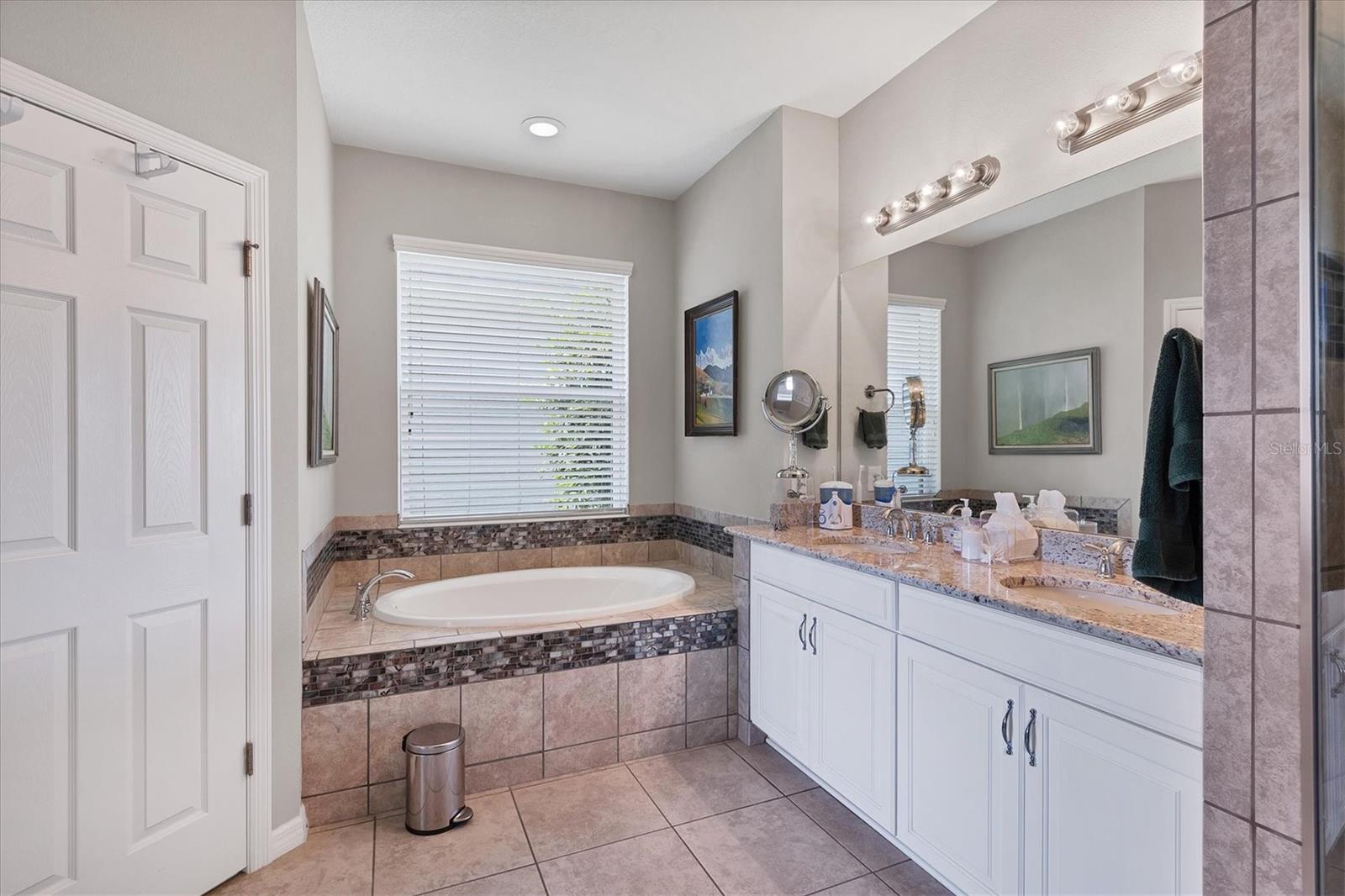 ARBOR LAKES ON PALMER RANCH - Residential