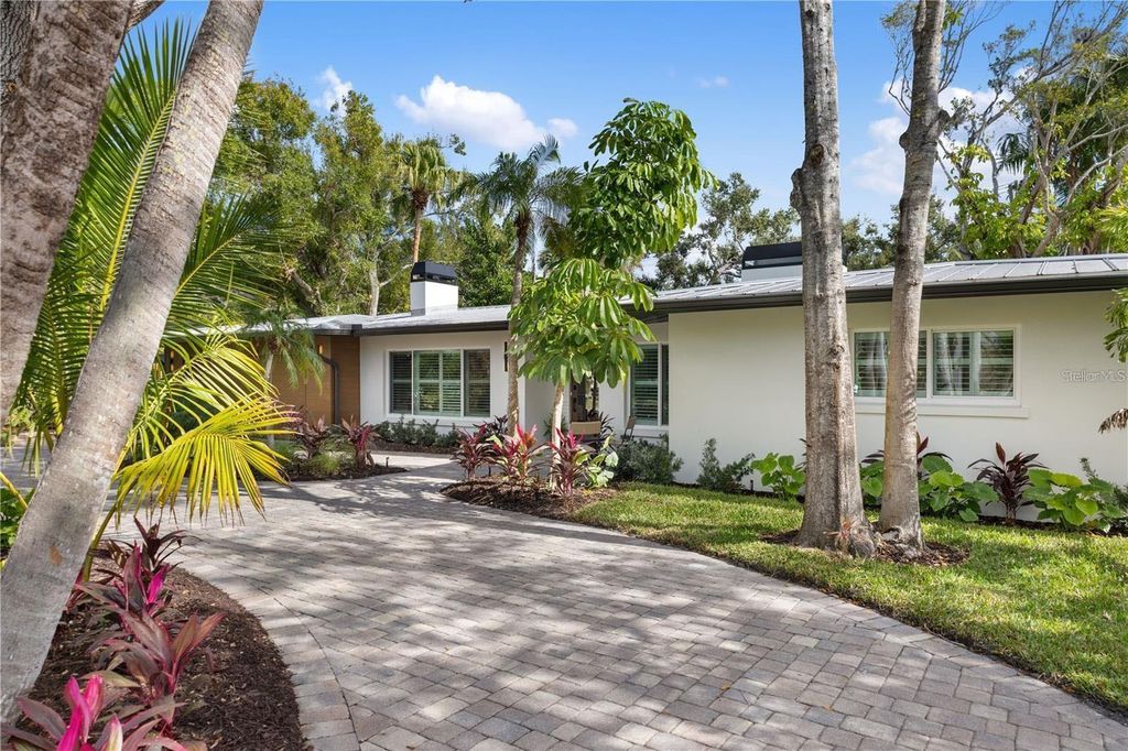 Photo of 3705 Tangier Terrace, Sarasota, FL 34239 (MLS # A4687142)