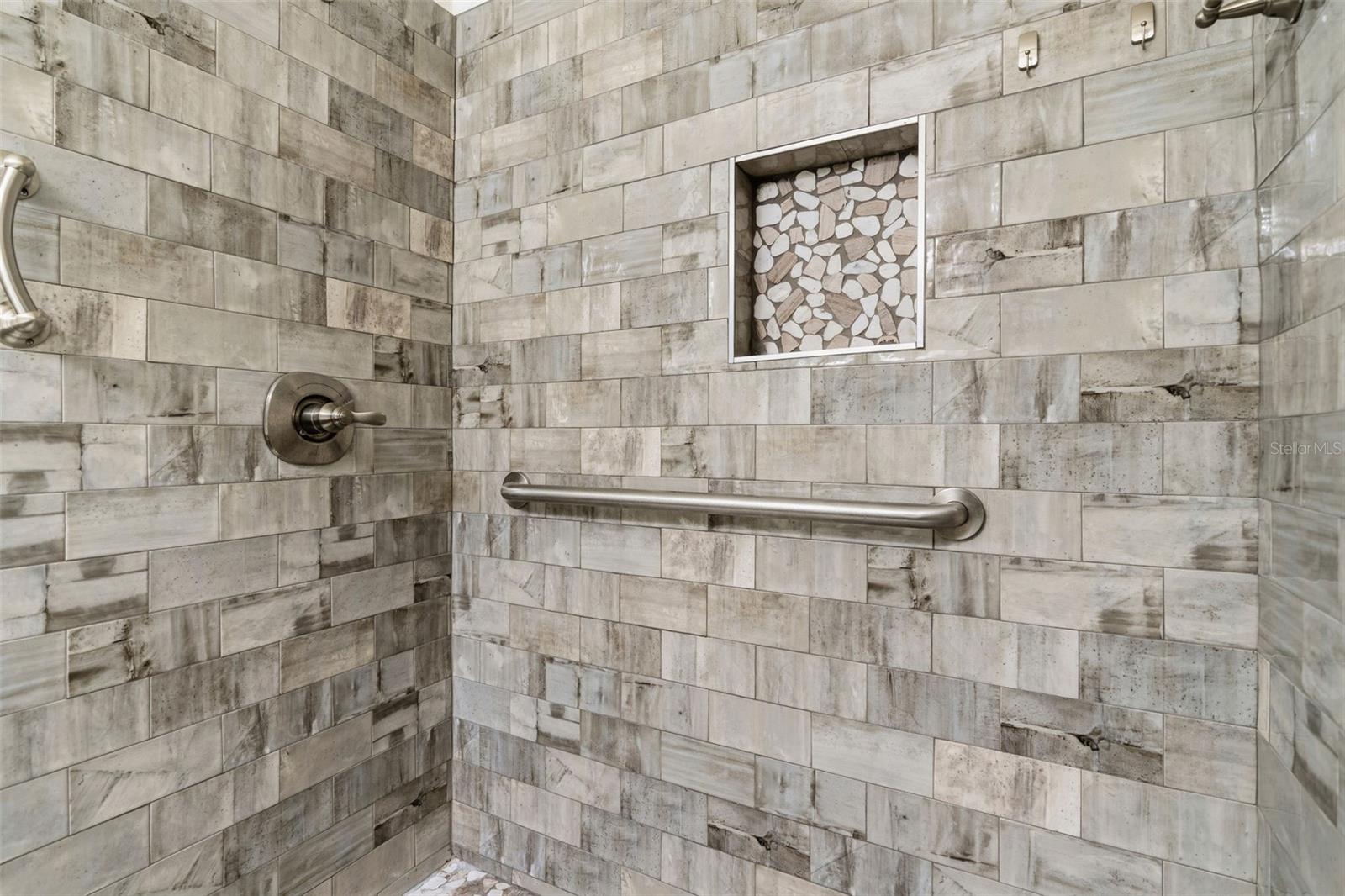 RAINBOW LAKES ESTATE - Residential