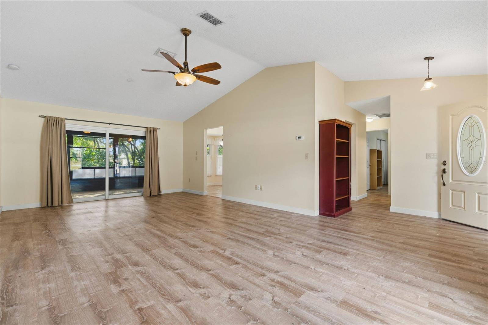 RAINBOW LAKES ESTATE - Residential