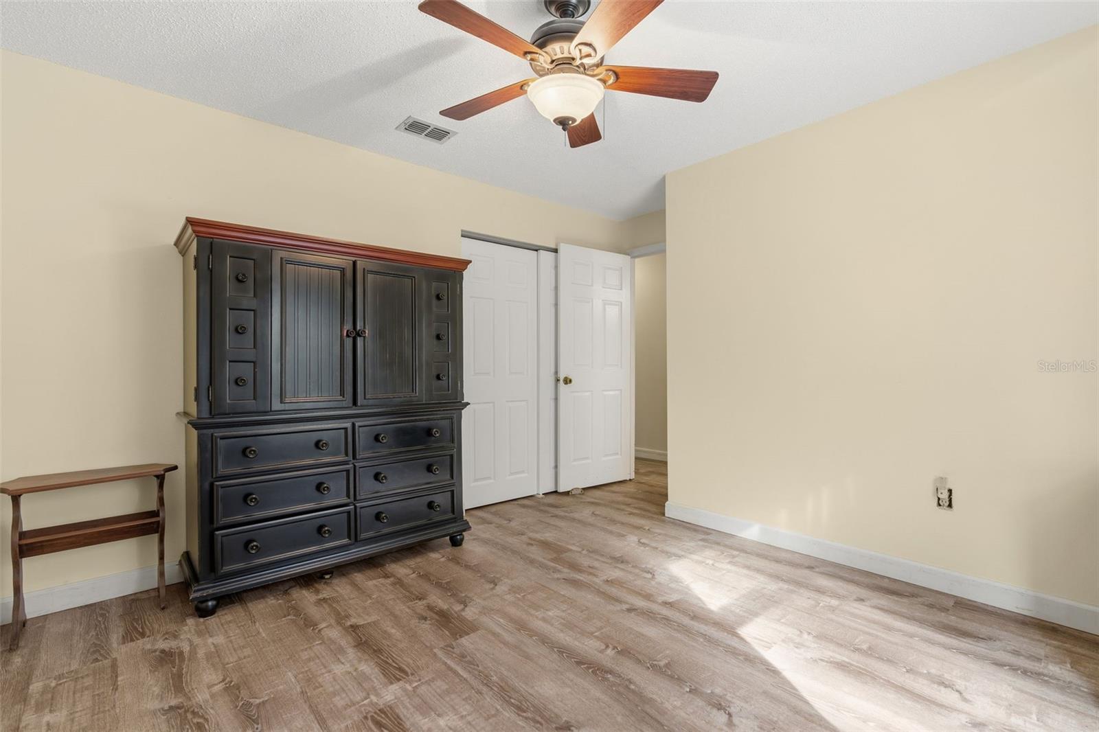 RAINBOW LAKES ESTATE - Residential