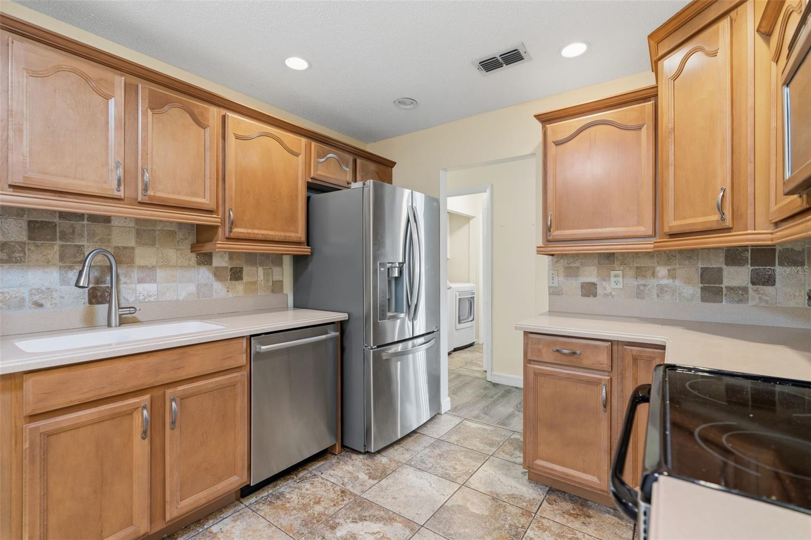 RAINBOW LAKES ESTATE - Residential