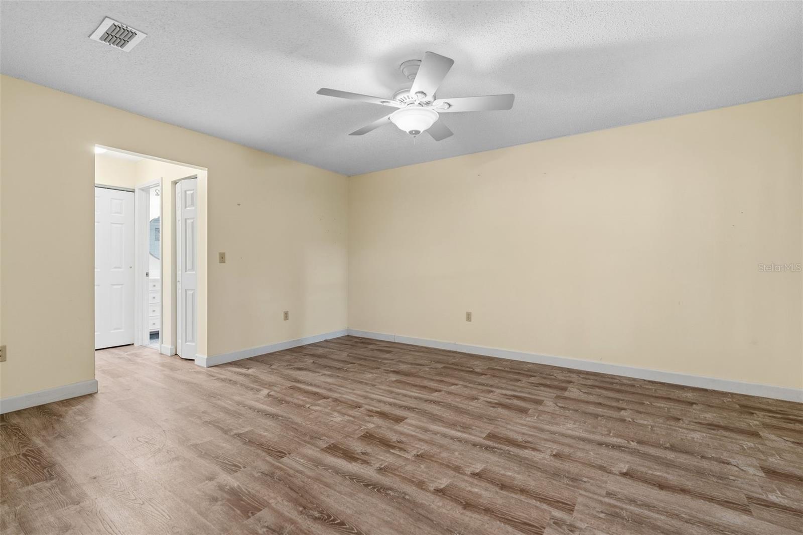 RAINBOW LAKES ESTATE - Residential