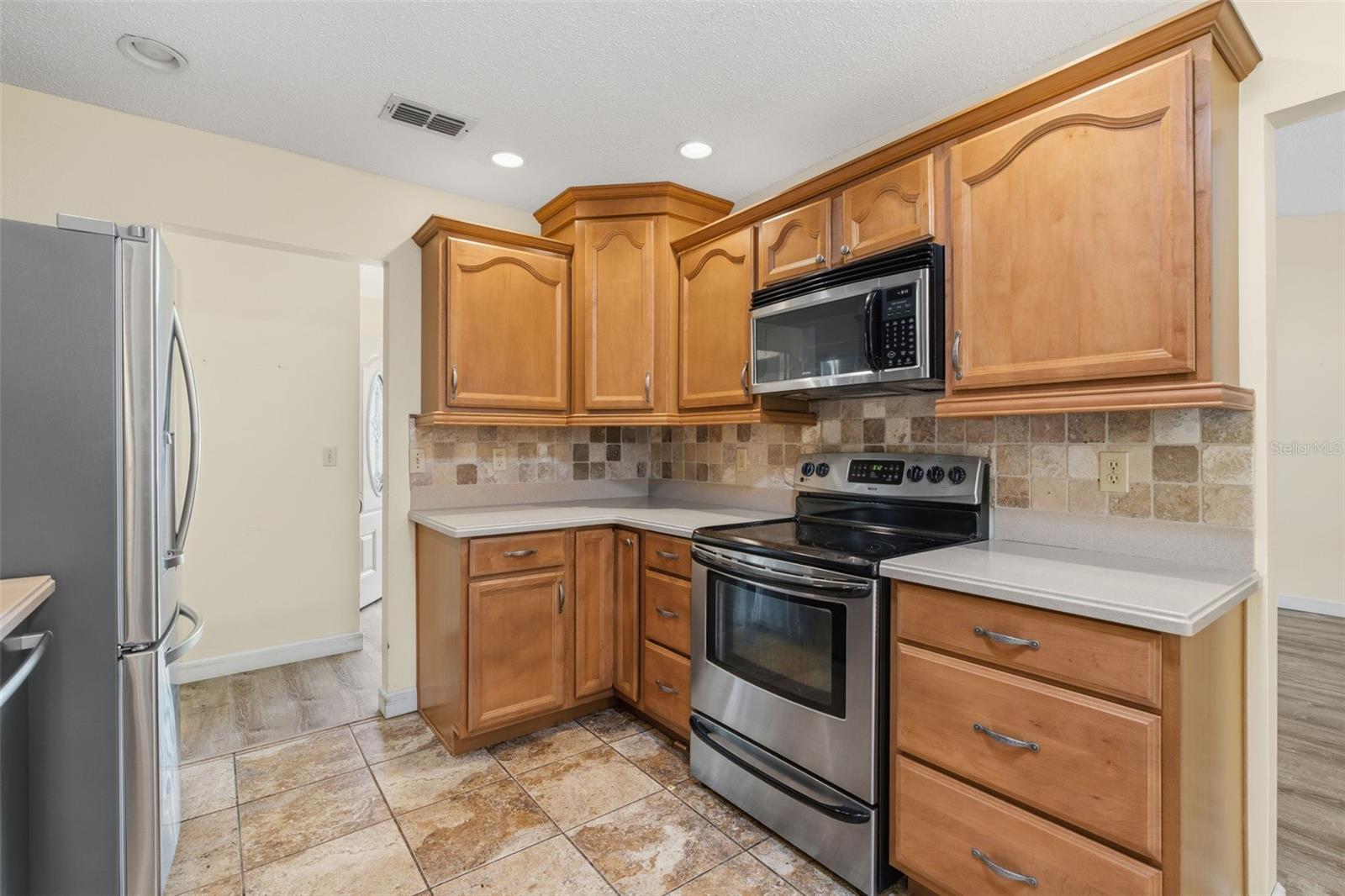 RAINBOW LAKES ESTATE - Residential