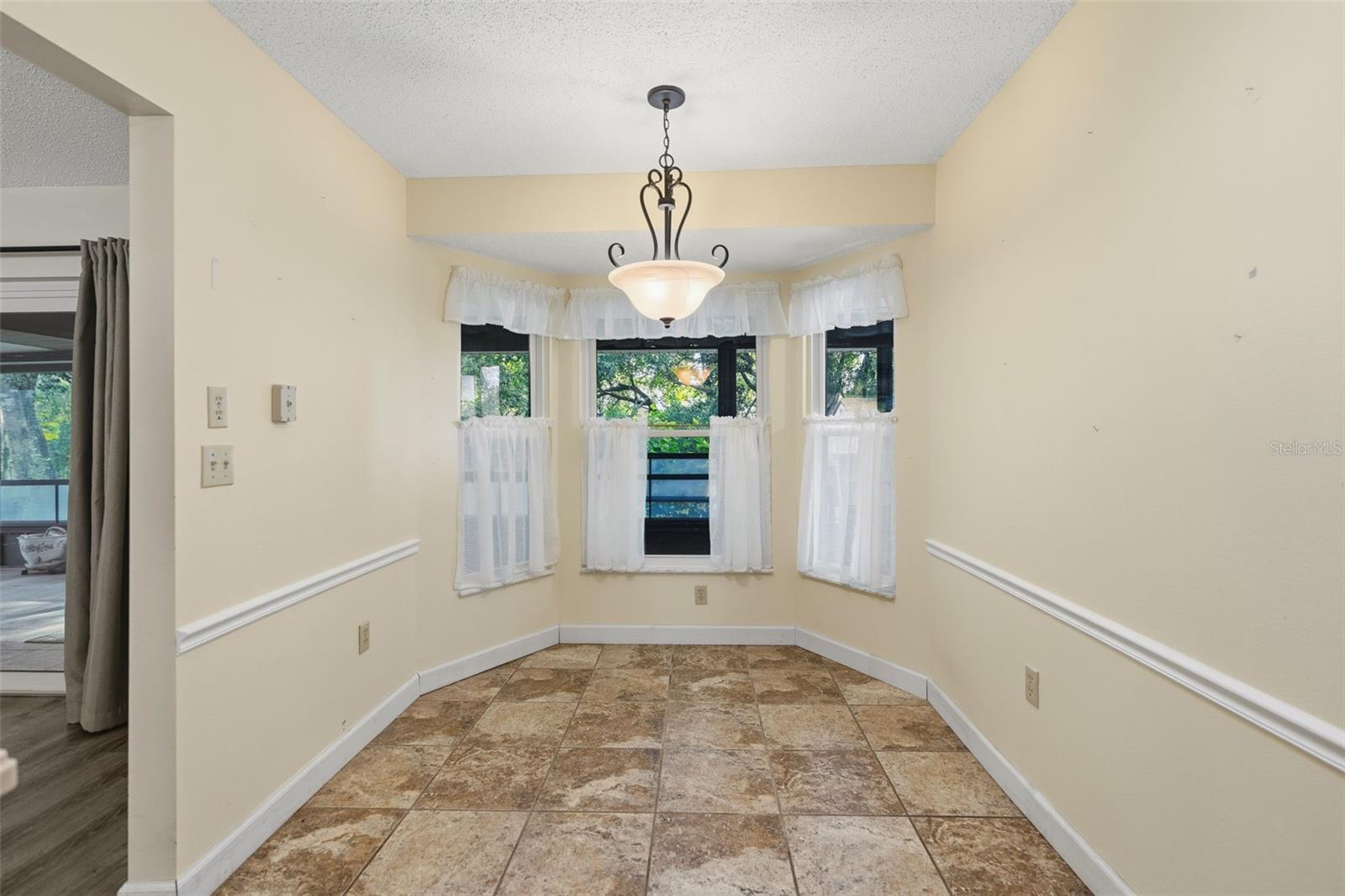 RAINBOW LAKES ESTATE - Residential