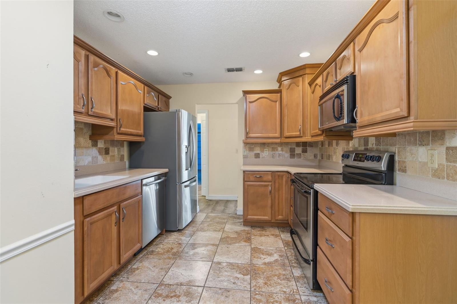 RAINBOW LAKES ESTATE - Residential