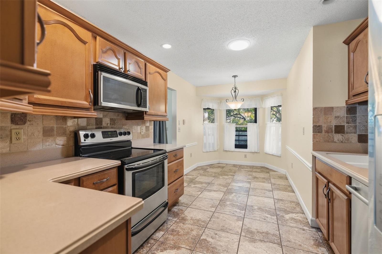 RAINBOW LAKES ESTATE - Residential