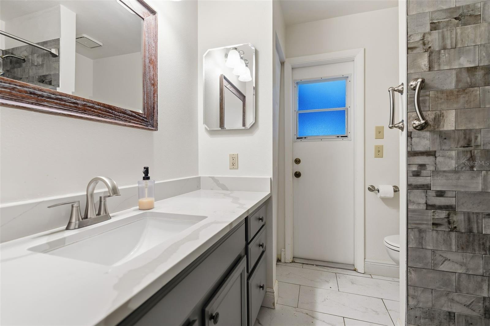 RAINBOW LAKES ESTATE - Residential