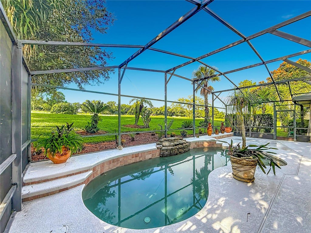 Photo of 9833 Spring Lake Drive, Clermont, FL 34711 (MLS # G5117703)