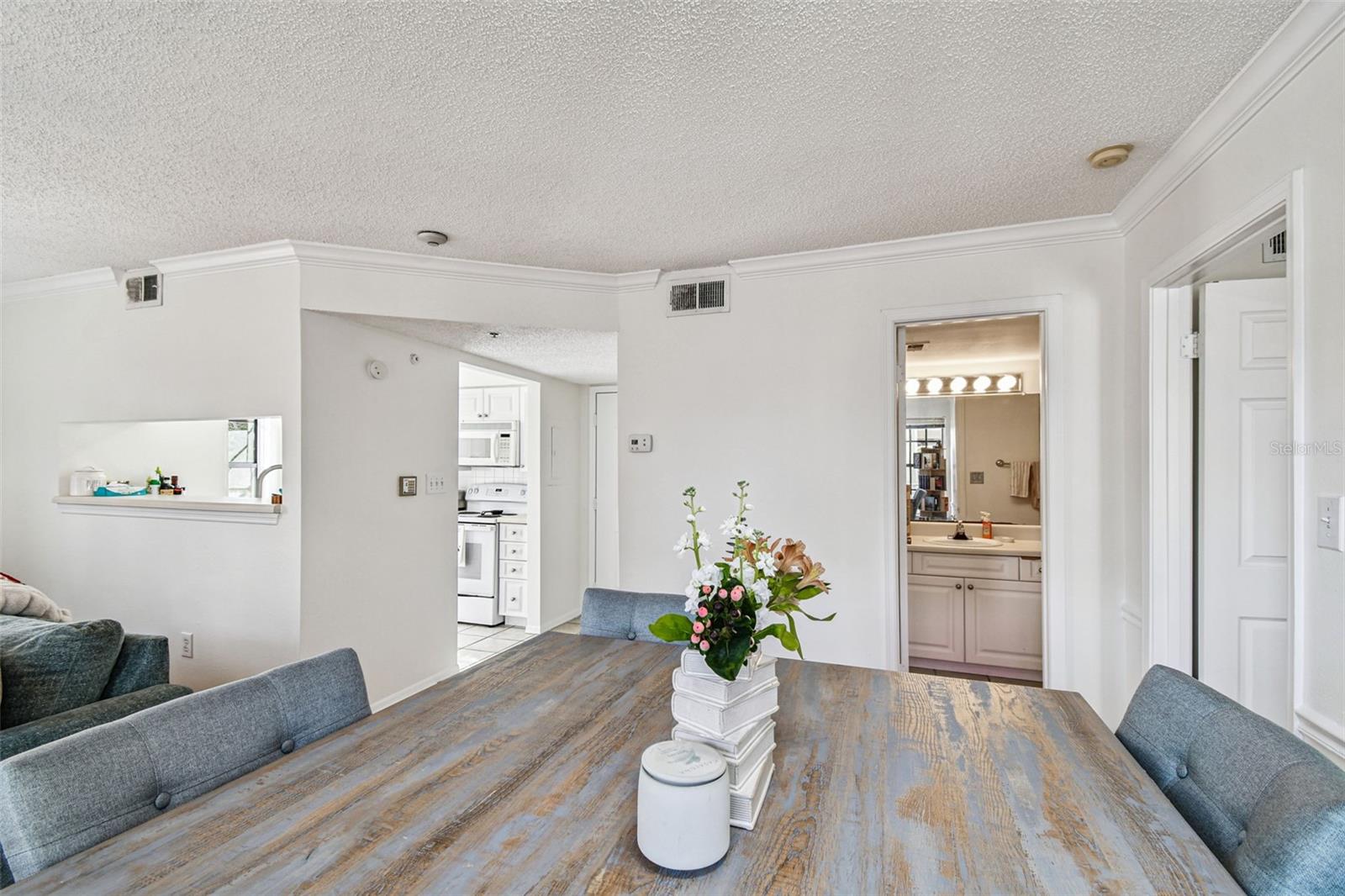 HYDE PARK PLACE II A CONDOMINI - Residential