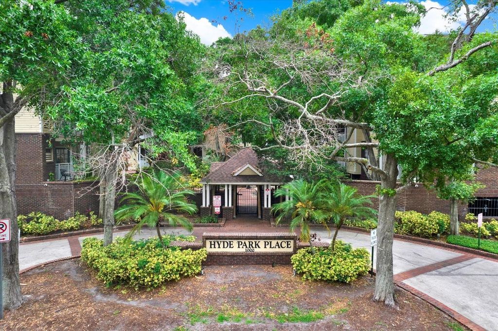 Photo of 1000 W Horatio Street #212, Tampa, FL 33606 (MLS # TB8456363)