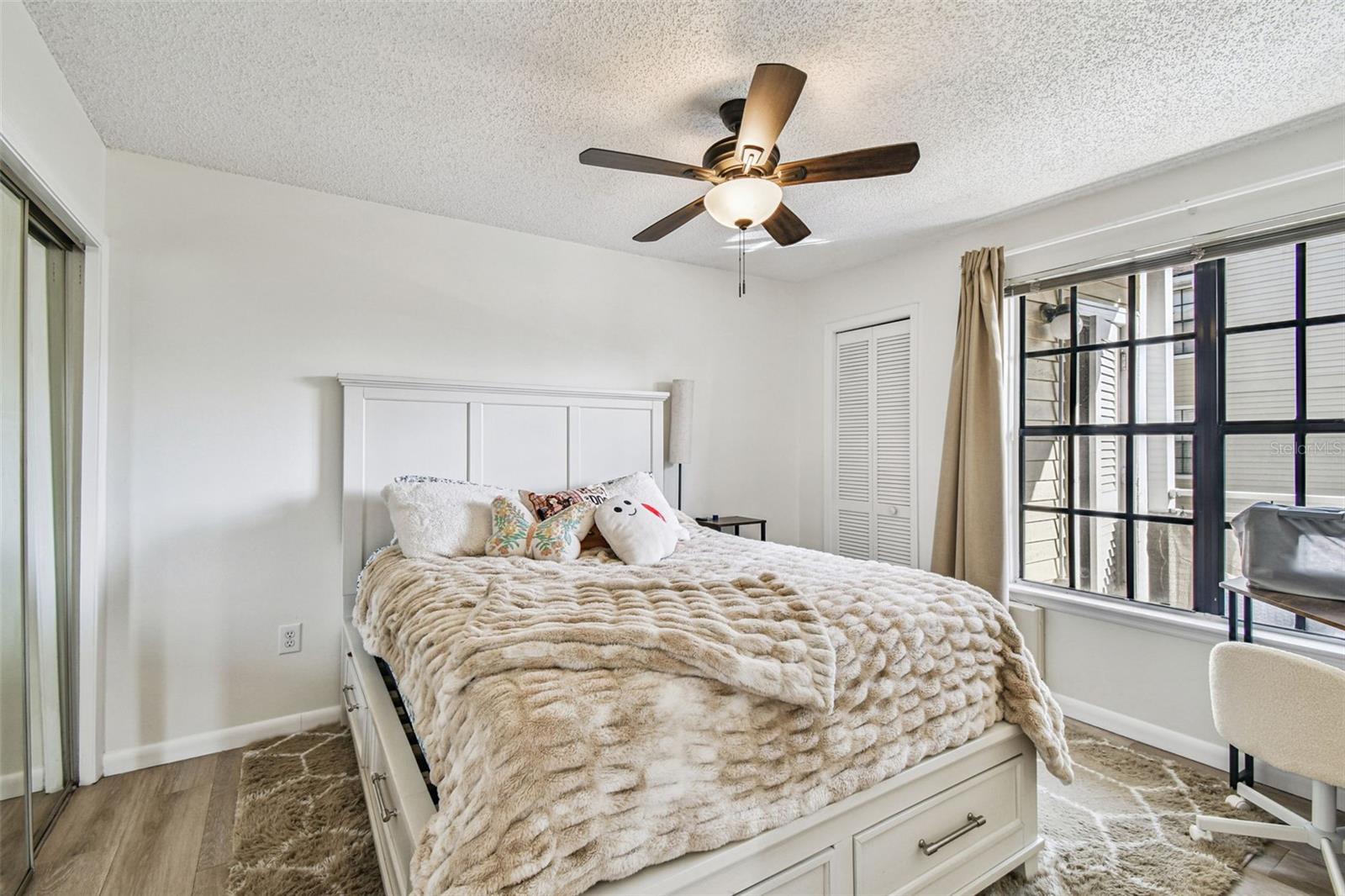 HYDE PARK PLACE II A CONDOMINI - Residential