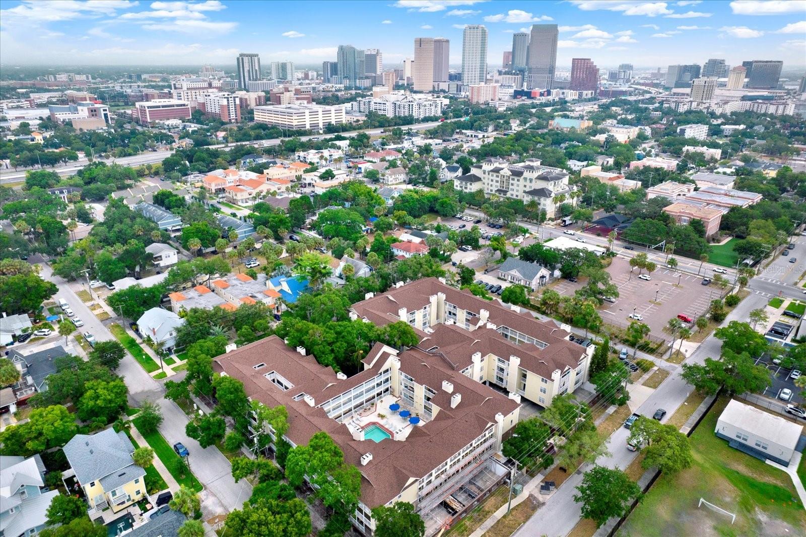 HYDE PARK PLACE II A CONDOMINI - Residential