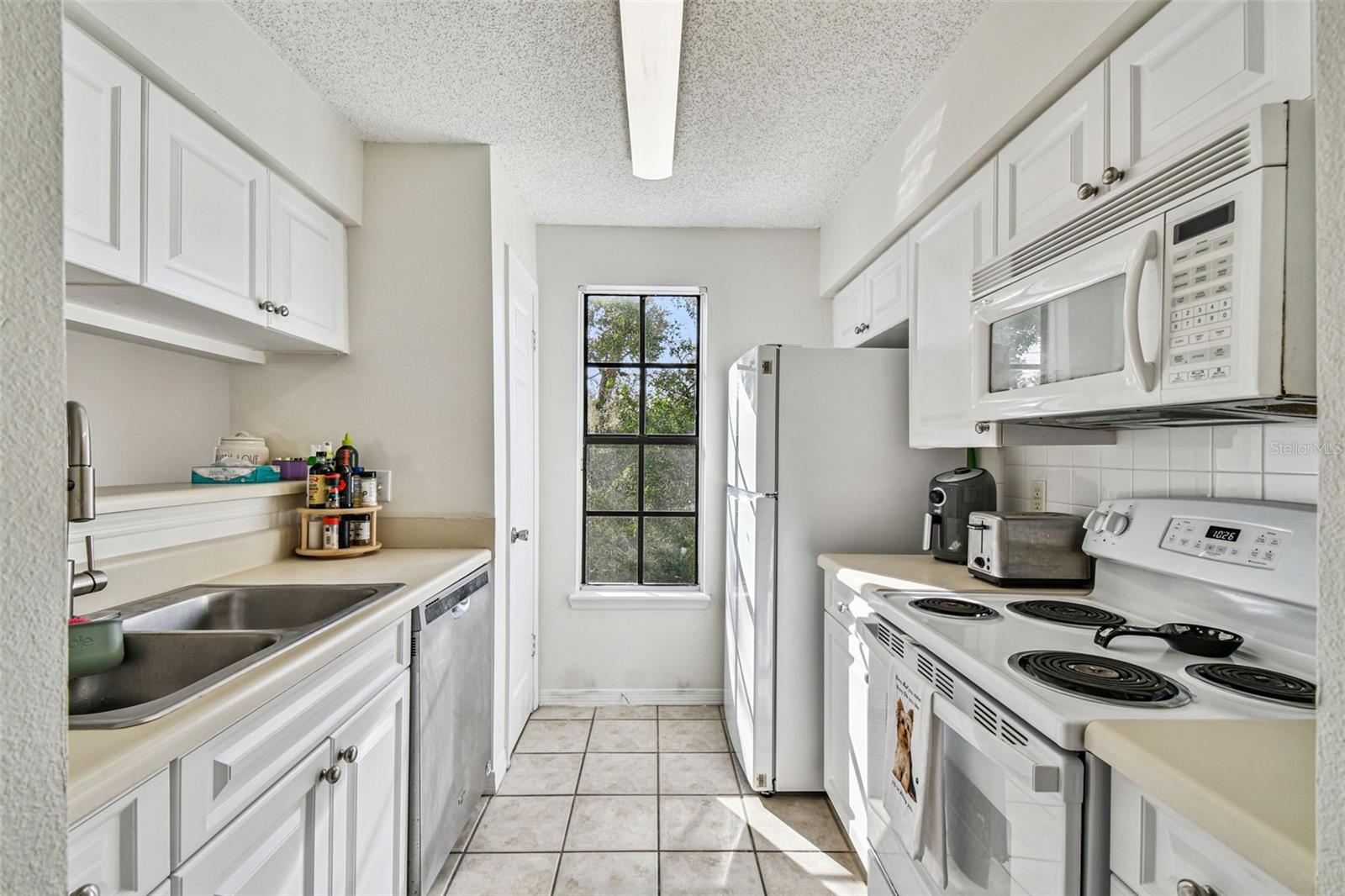 HYDE PARK PLACE II A CONDOMINI - Residential