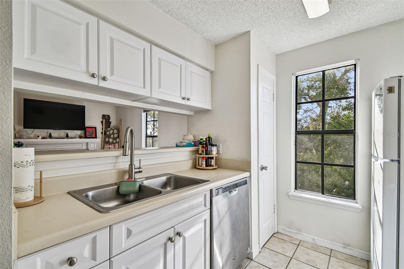 HYDE PARK PLACE II A CONDOMINI - Residential