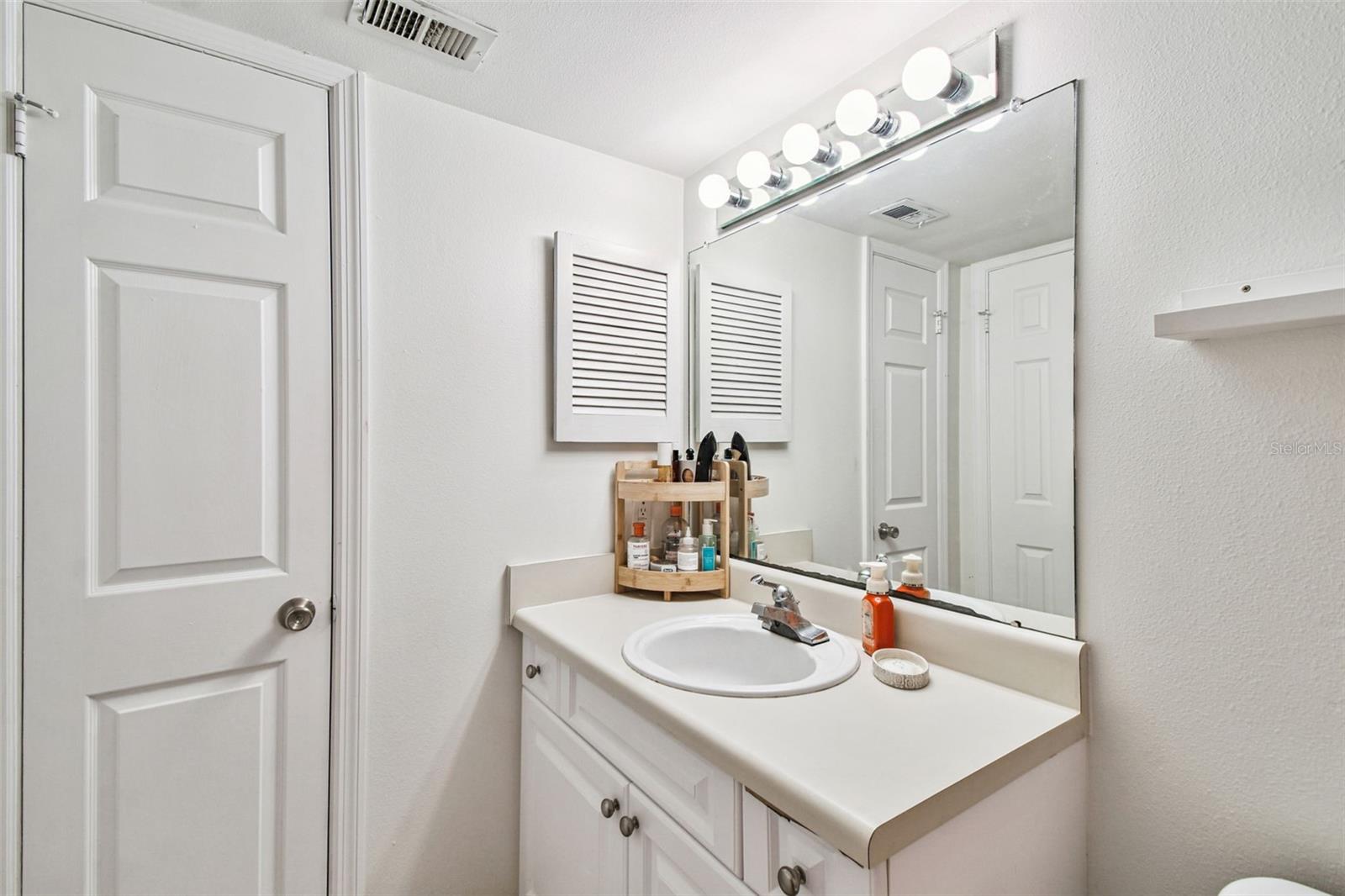 HYDE PARK PLACE II A CONDOMINI - Residential