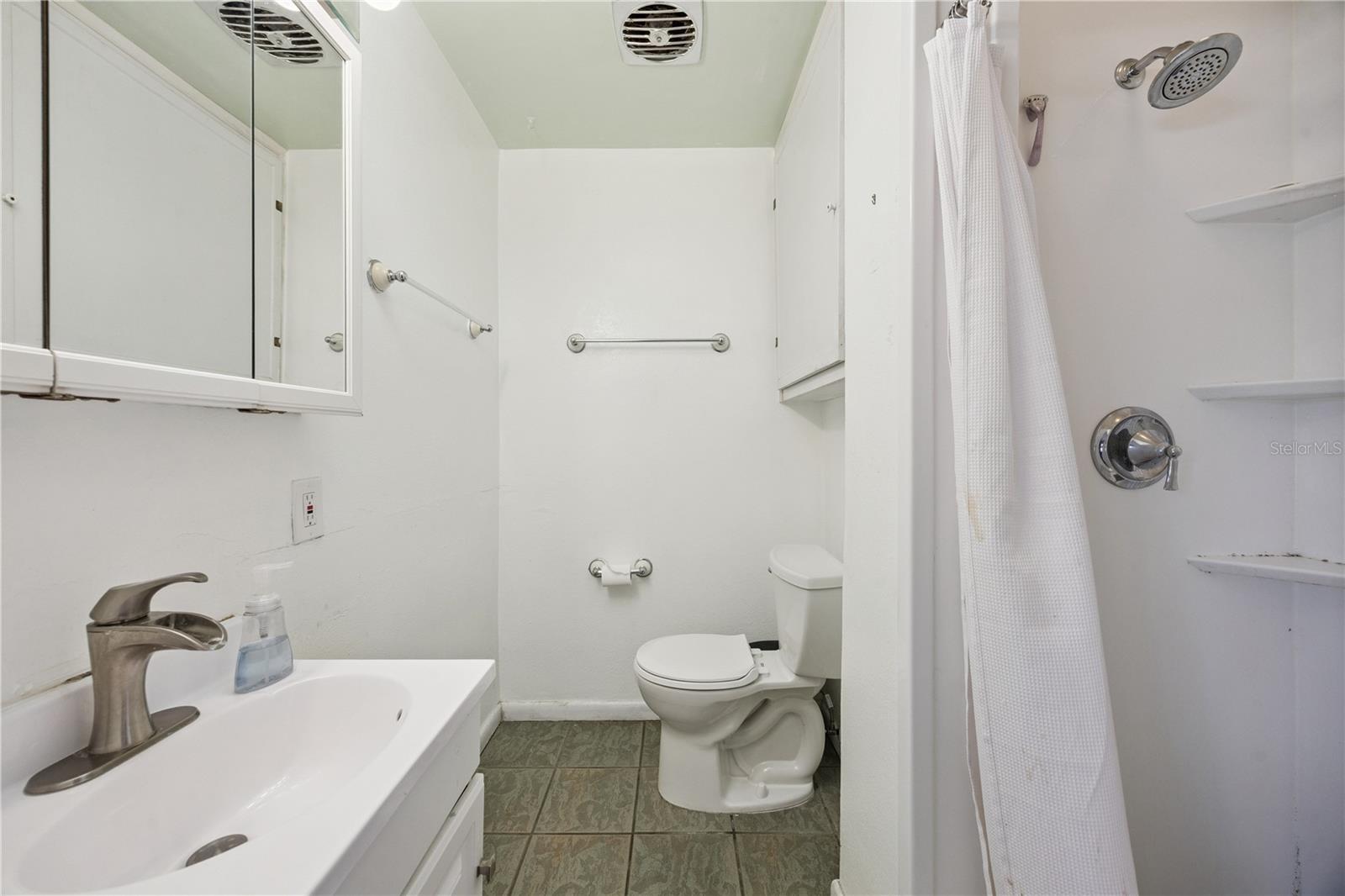 KINGSWOOD MANOR 1ST ADD - Residential