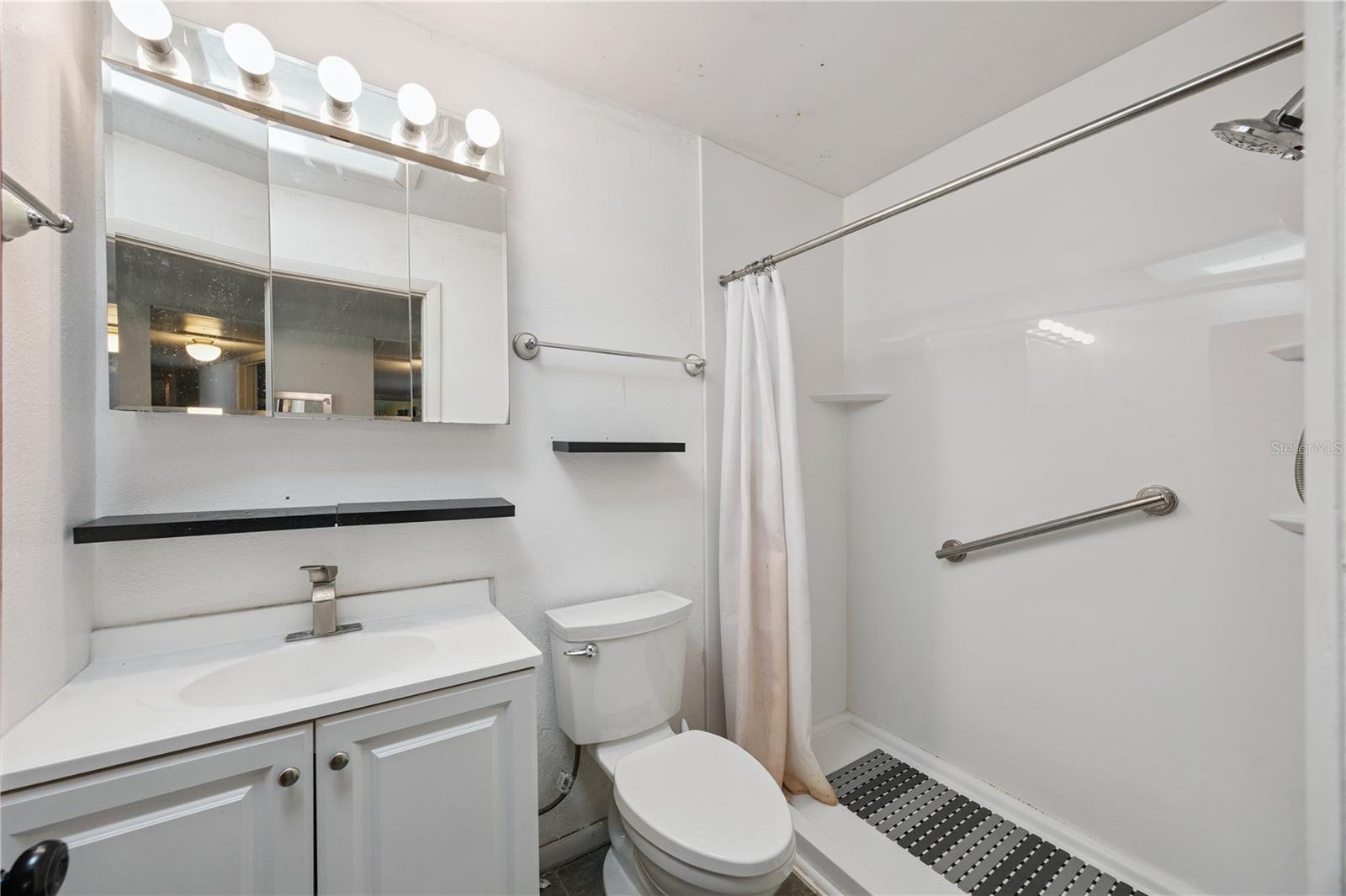 KINGSWOOD MANOR 1ST ADD - Residential