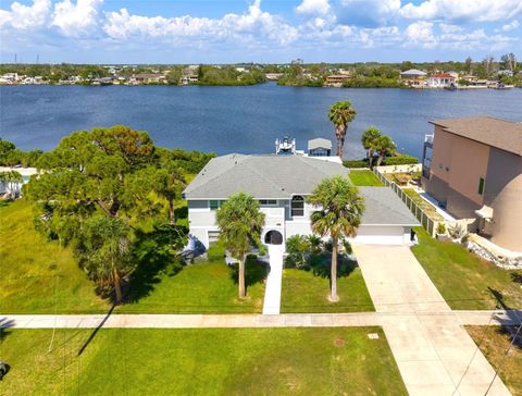 644 BAYSHORE DRIVE TARPON SPRINGS FL 34689