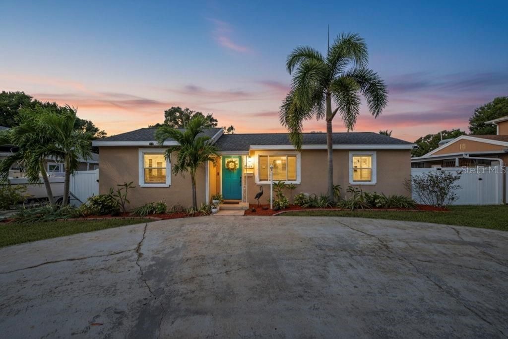 Photo of 1334 59th Street N, St Petersburg, FL 33710 (MLS # TB8447711)