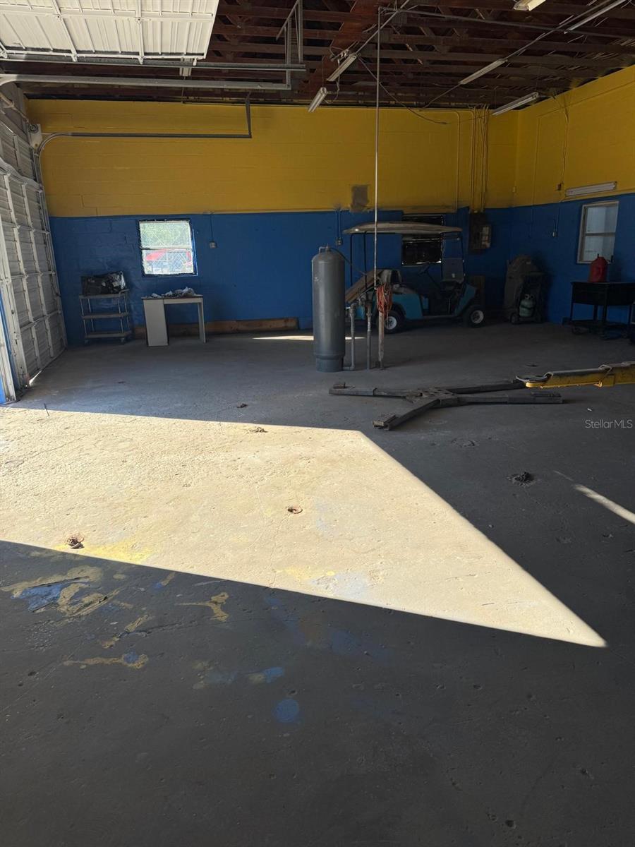 GULF BREEZE ESTATES - Commercial Lease