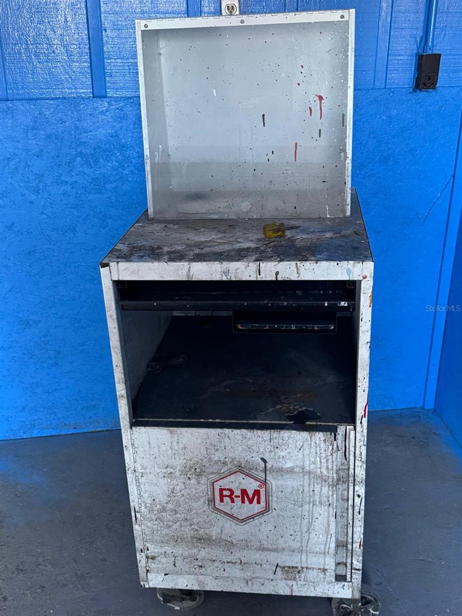 GULF BREEZE ESTATES - Commercial Lease