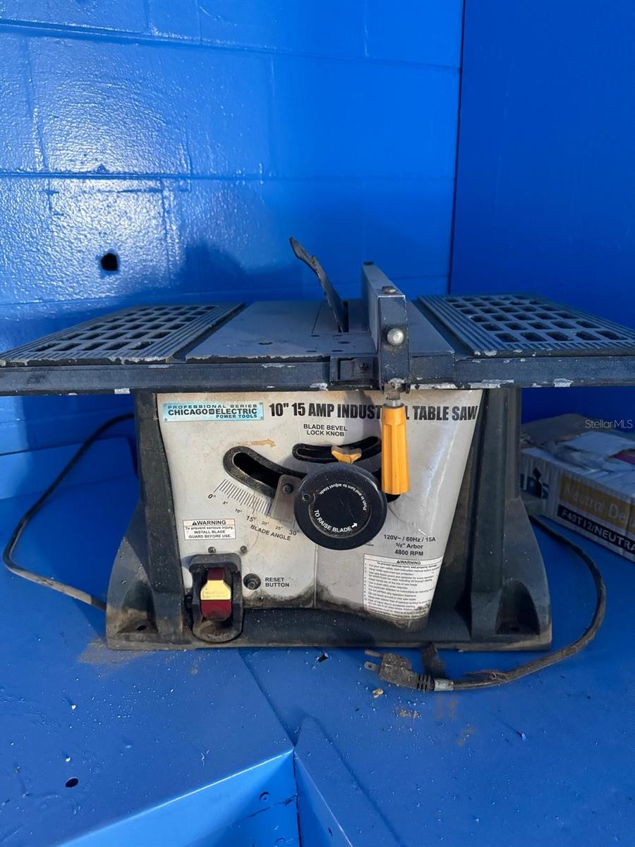 GULF BREEZE ESTATES - Commercial Lease