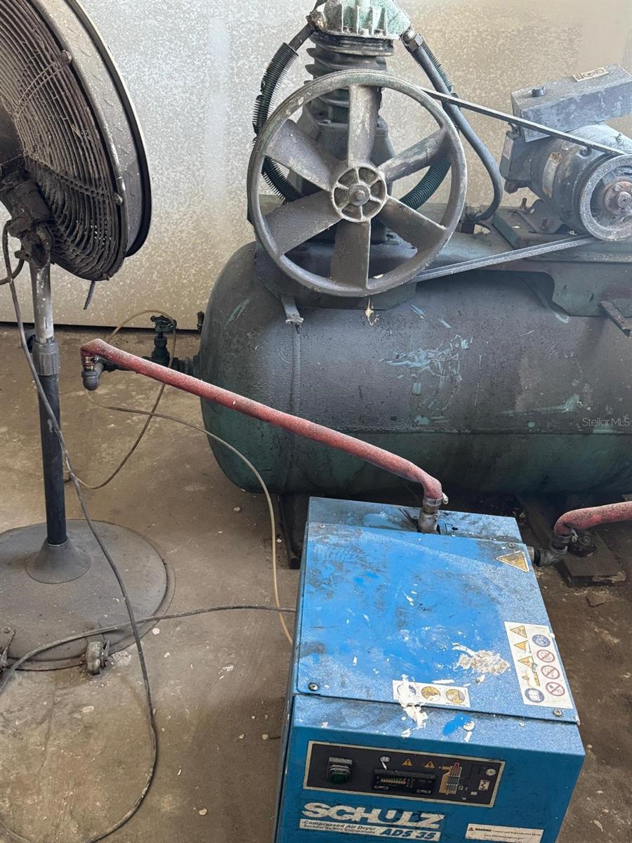 GULF BREEZE ESTATES - Commercial Lease