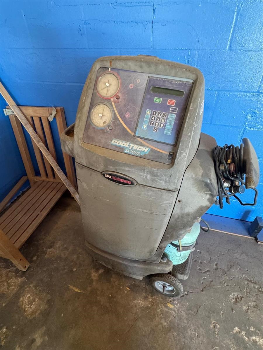 GULF BREEZE ESTATES - Commercial Lease