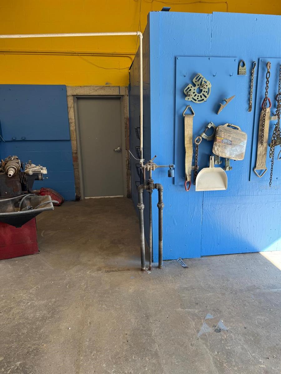 GULF BREEZE ESTATES - Commercial Lease