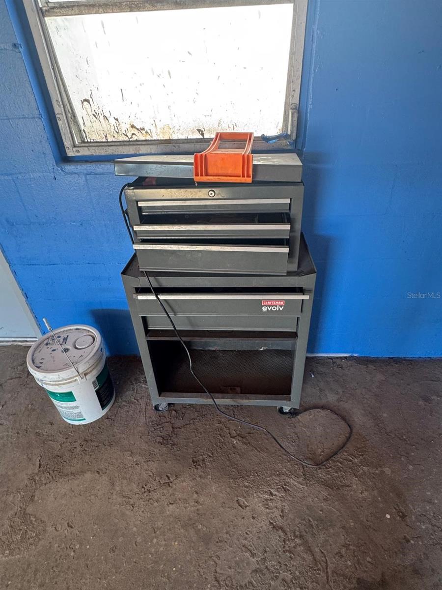 GULF BREEZE ESTATES - Commercial Lease