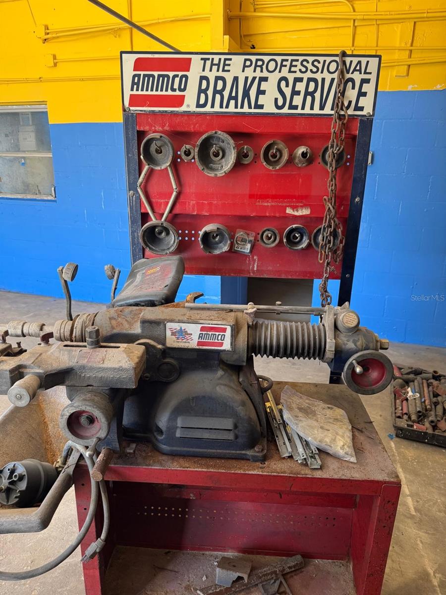 GULF BREEZE ESTATES - Commercial Lease