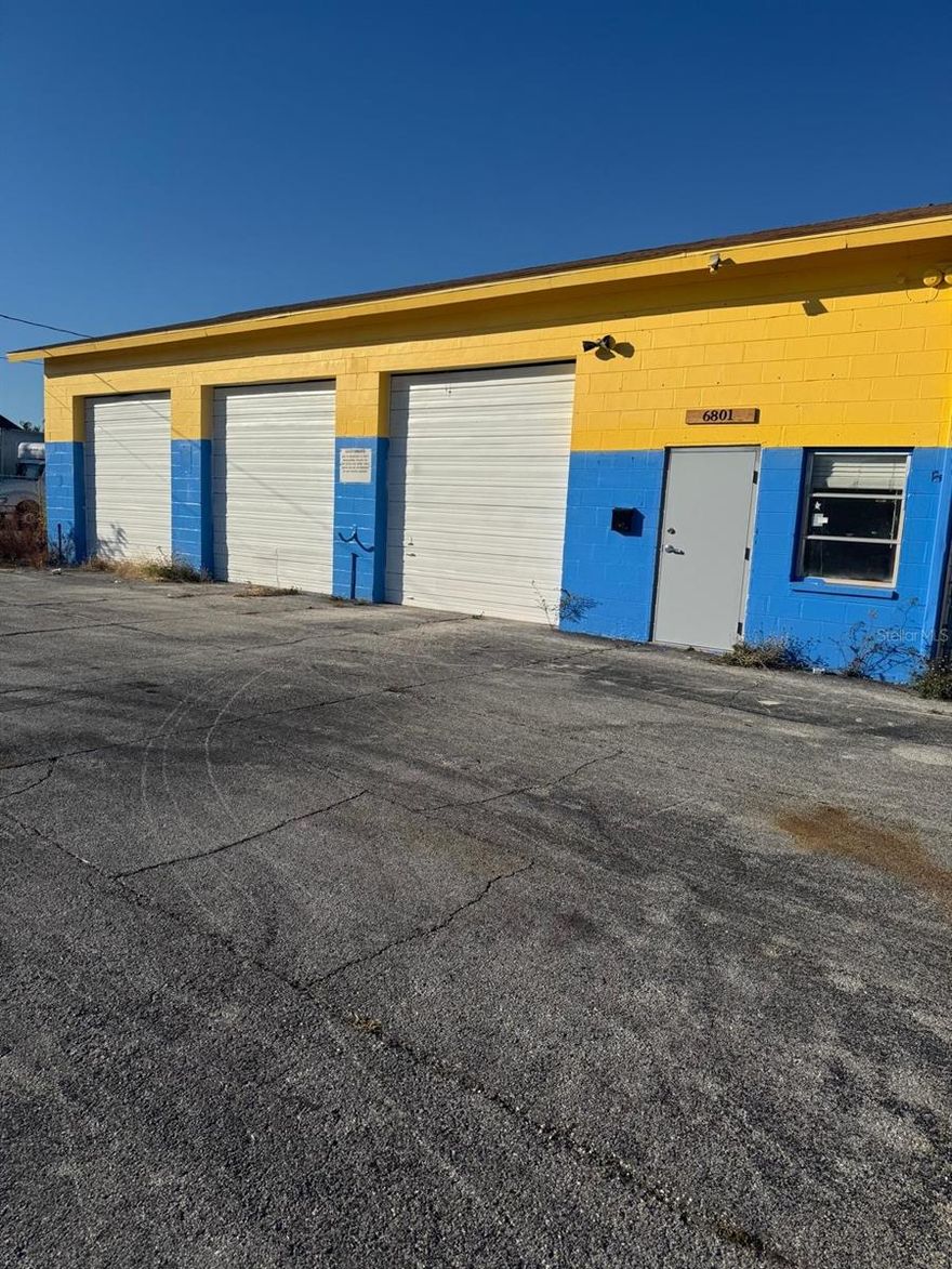 Mechanic and Auto-bodyshop for lease with 6 bays and 2 and 1/2 Canopies in addition to lifts and equipment already in place in the up and coming Hudson Florida. The Unit is comprised of both 6801 and 6807 Tower Dr. total 4080 SF rental space
The unit is less than 200 Ft from the main road and is close to high traffic area. ideal for a Mechanic/ Auto-bodyshop or for a Company's fleet maintenance hub. 
Freshly painted and offering basic equipment for free, included with the rental.
For all your questions or inquiries, please feel free to contact us