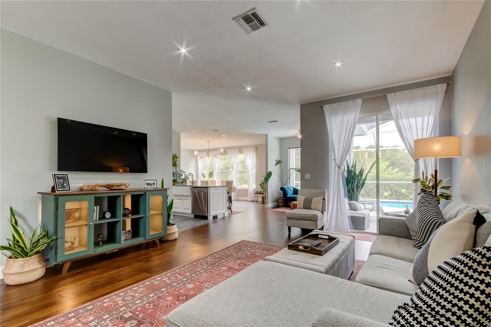 CANTERBURY VILLAGE - Residential Lease