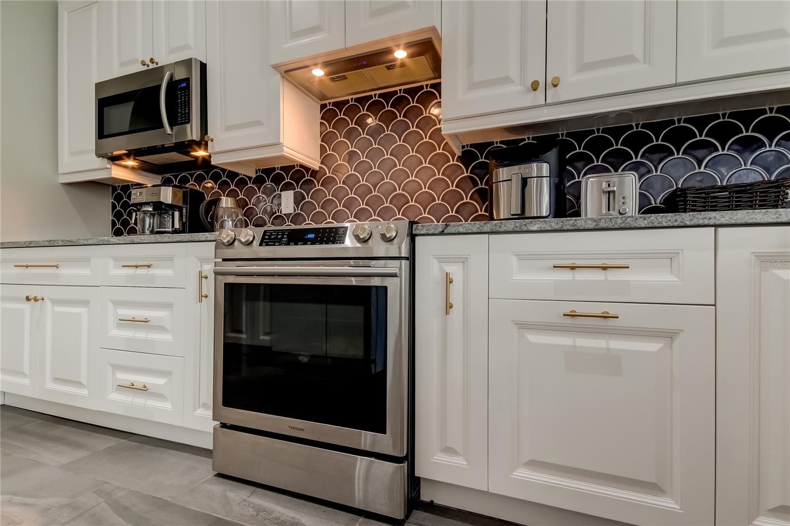 CANTERBURY VILLAGE - Residential Lease