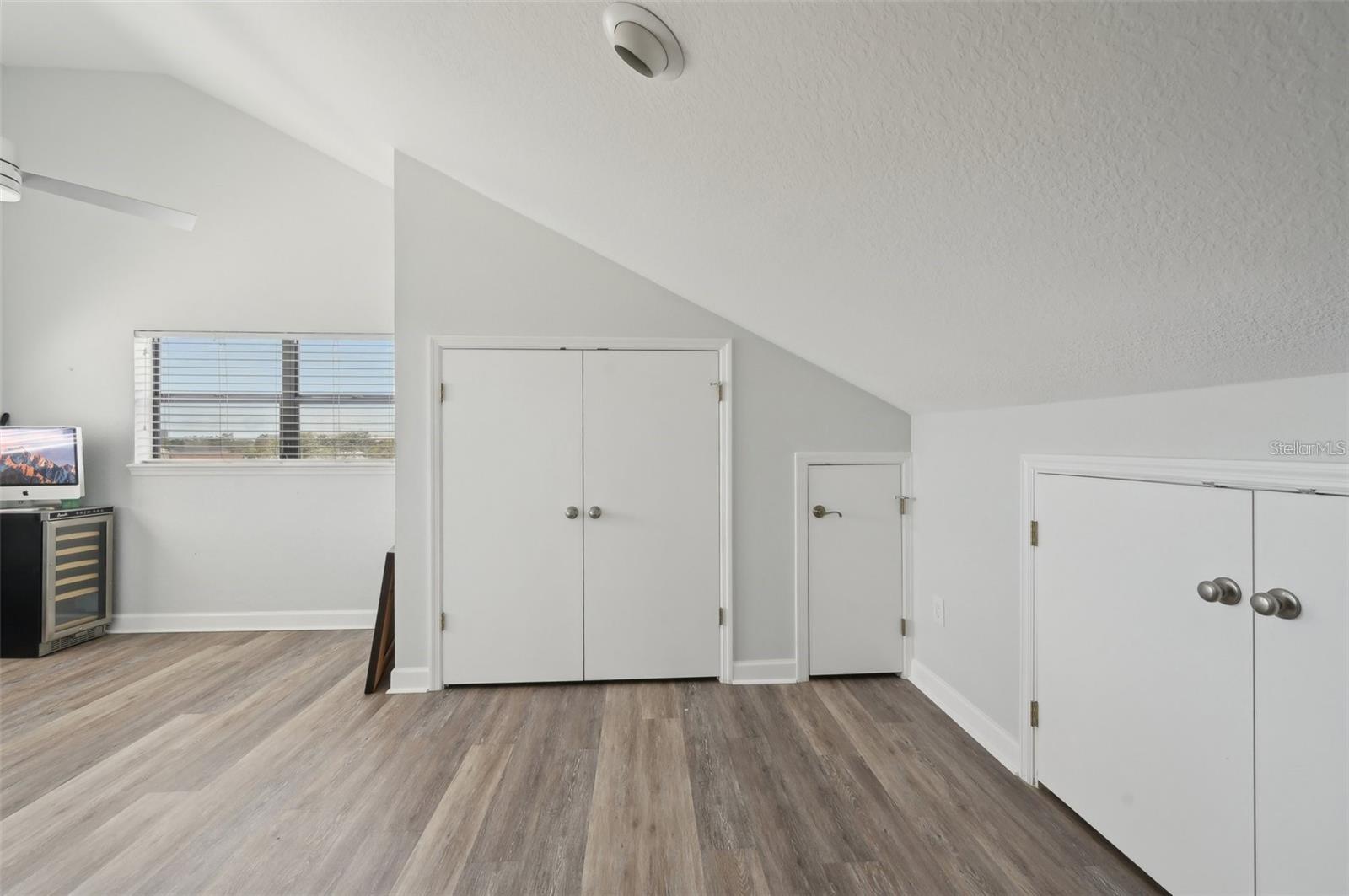 RIVER PLACE - Residential Lease