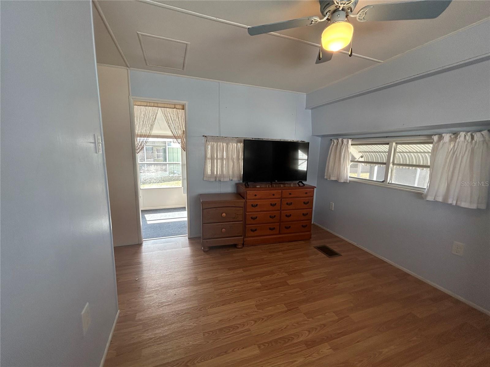 SADDLEBAG LAKE - Residential