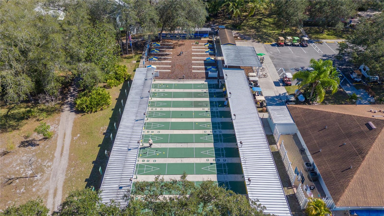 SADDLEBAG LAKE - Residential