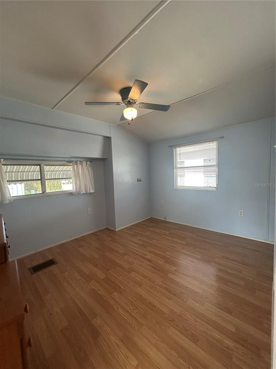 SADDLEBAG LAKE - Residential